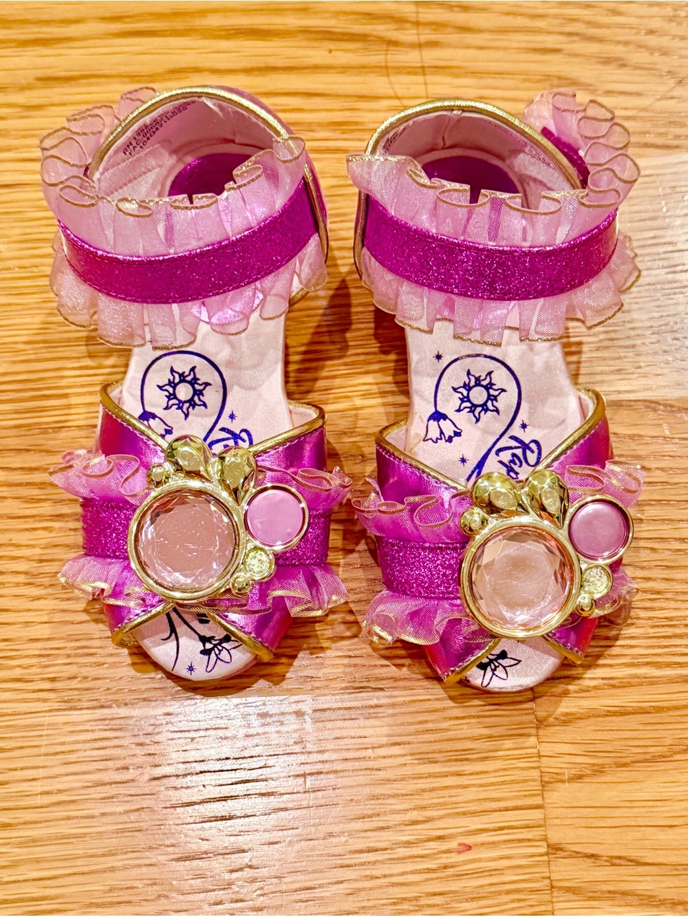 Size 7/8 Kids Rapunzel Pink Jewel Ruffle dress shoes heels